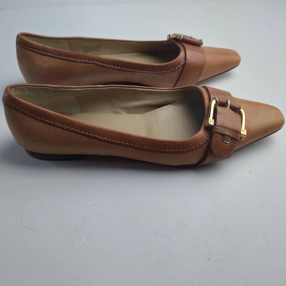 Michael  Kors pointy toe with buckle cognac color flat casual shoes size 6M - Picture 7 of 8